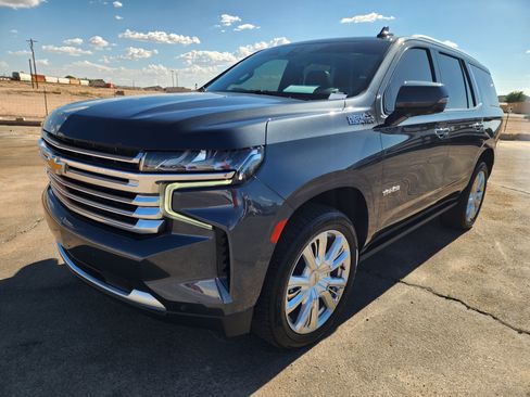 Used 2021 Chevrolet Tahoe High Country w/ Premium Package RWD image 3