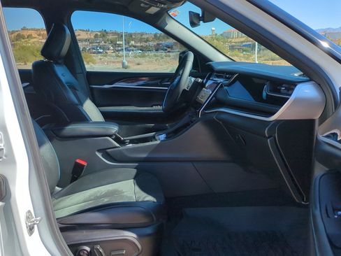 Used 2023 Jeep Grand Cherokee Trailhawk w/ Advanced Protech Group II image 32