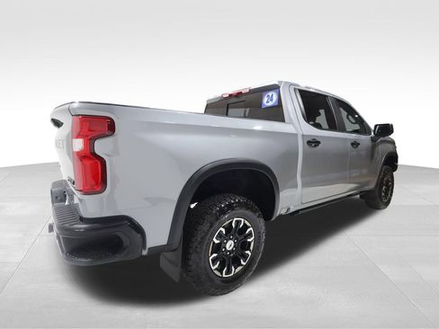 Used 2024 Chevrolet Silverado 1500 ZR2 w/ Technology Package AWD/4WD image 4