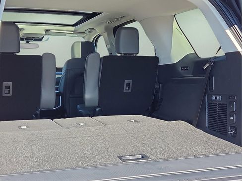 New 2025 Ford Expedition Active image 9