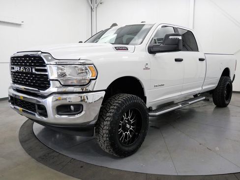 Used 2024 RAM 2500 Big Horn AWD/4WD image 3
