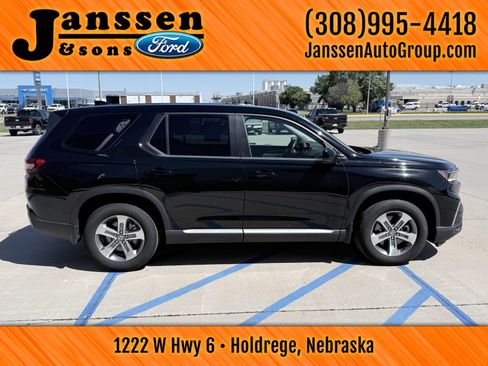 Used 2025 Honda Pilot EX-L image 4