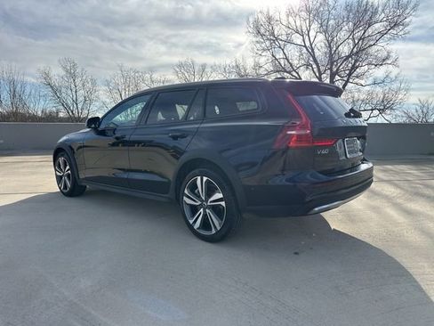 Certified 2025 Volvo V60 B5 Cross Country Plus image 6
