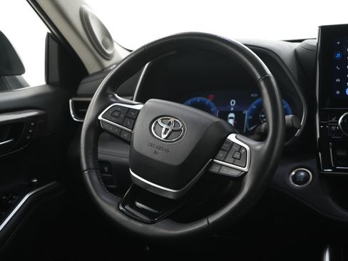 Used 2024 Toyota Highlander Limited AWD/4WD image 17