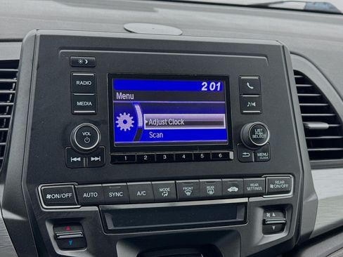 Used 2020 Honda Odyssey LX image 9