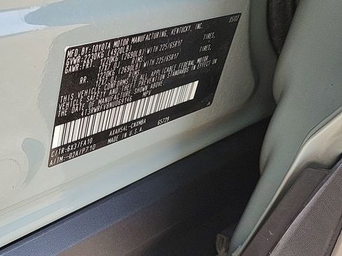 Used 2022 Toyota RAV4 XLE w/ Convenience Package image 33