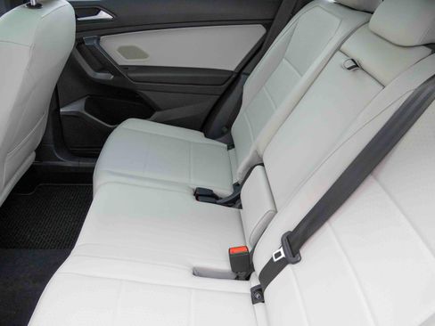 Used 2021 Volkswagen Tiguan SE R-Line image 37