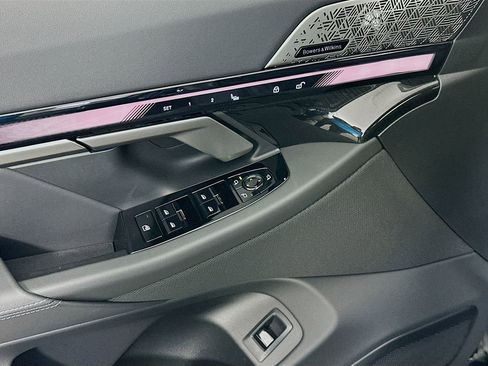 New 2026 BMW 550e xDrive image 20