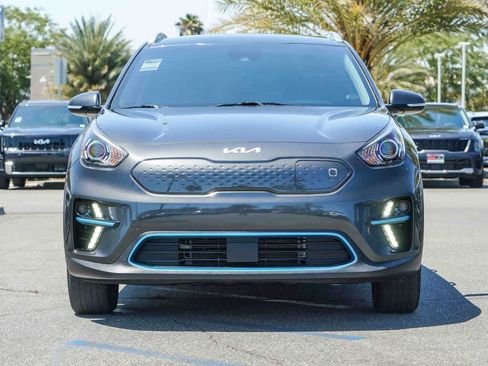 Certified 2022 Kia Niro EX FWD image 2
