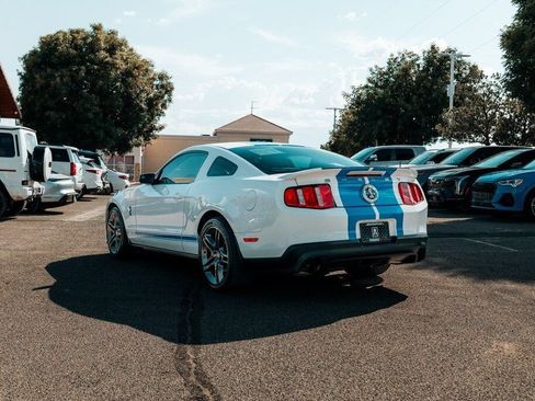 Used 2011 Ford Mustang Shelby GT500 RWD image 5