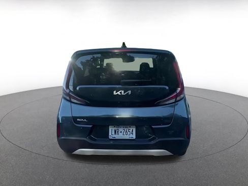 Used 2025 Kia Soul LX w/ LX Technology Package FWD image 12