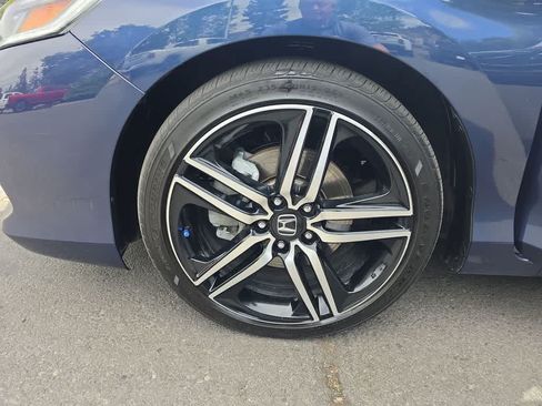 Used 2017 Honda Accord Touring image 10