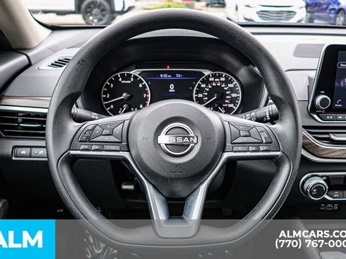 Used 2025 Nissan Altima 2.5 SV FWD image 30
