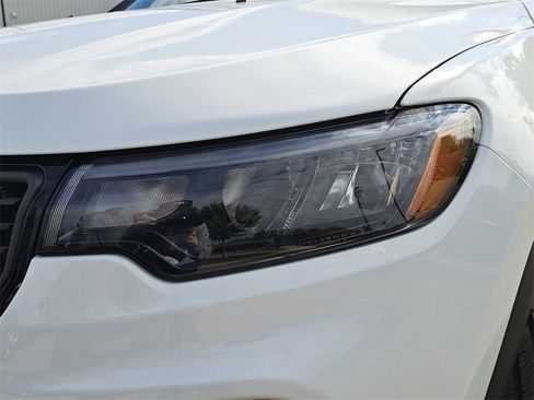 New 2026 Jeep Compass Limited w/ Sun, Sound & Navigation Group image 32