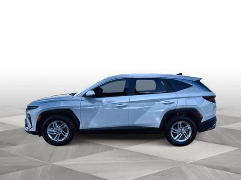 Used 2025 Hyundai Tucson SE FWD image 4