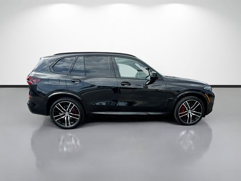 New 2026 BMW X5 xDrive40i w/ M Sport Package AWD/4WD image 2