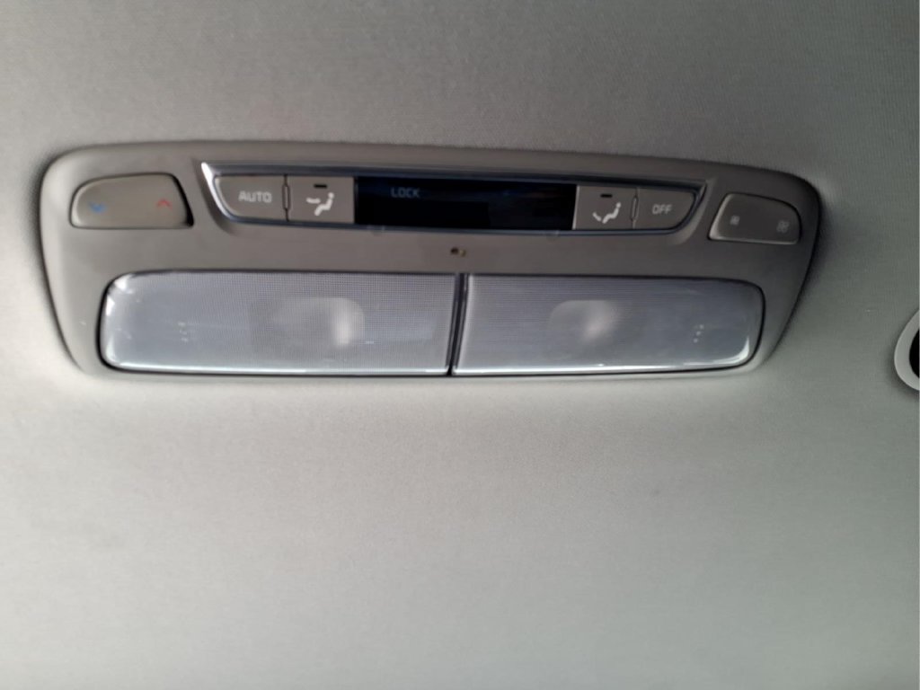 Used 2023 Kia Telluride LX FWD image 17