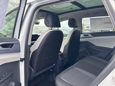 New 2026 Volkswagen Taos SE AWD/4WD image 34