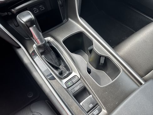 Used 2022 Honda Accord Sport image 8
