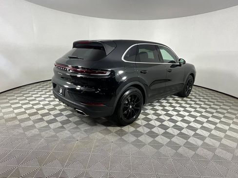 Used 2024 Porsche Cayenne image 4