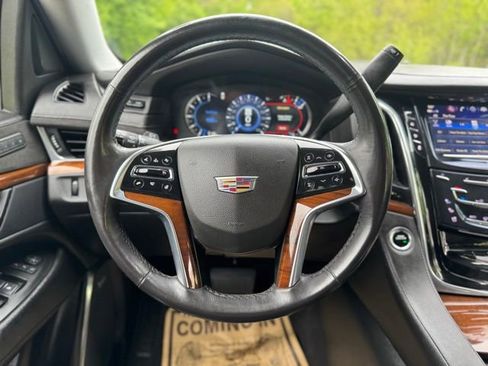 Used 2020 Cadillac Escalade ESV Luxury AWD/4WD image 24