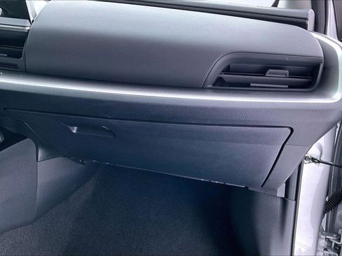 Used 2025 Toyota Prius LE image 17