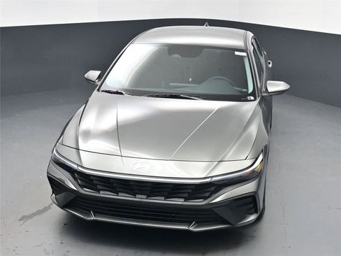 New 2026 Hyundai Elantra SE image 18