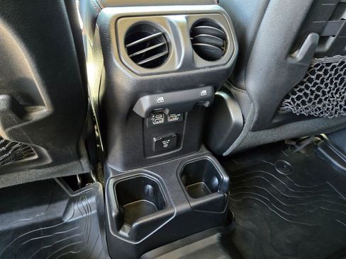 Used 2020 Jeep Gladiator Rubicon w/ Trailer Tow Package image 17