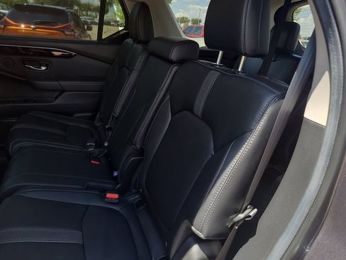 Used 2025 Honda Pilot EX-L image 10