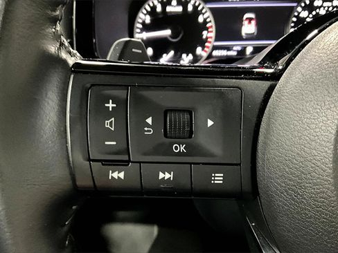 Used 2023 Nissan Pathfinder SV w/ SV Premium Package image 10