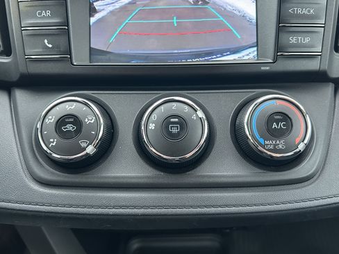 Certified 2018 Toyota RAV4 LE image 27