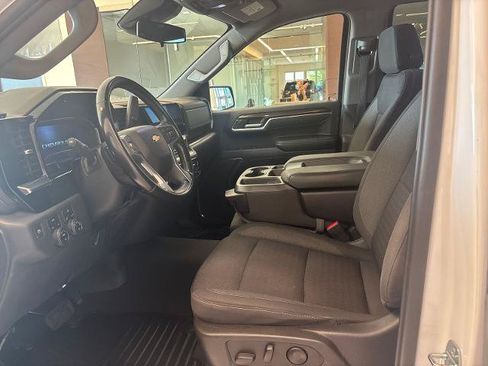 Used 2023 Chevrolet Silverado 1500 LT AWD/4WD image 12