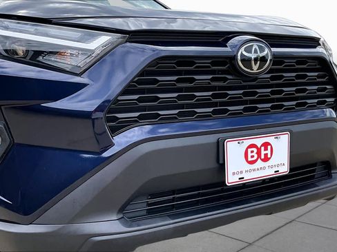 Used 2023 Toyota RAV4 XLE Premium FWD image 29