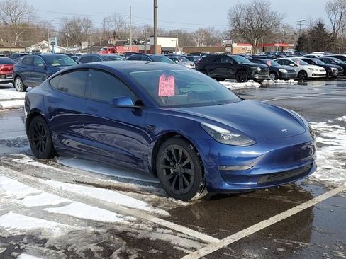 Used 2021 Tesla Model 3 Standard Range Plus image 2