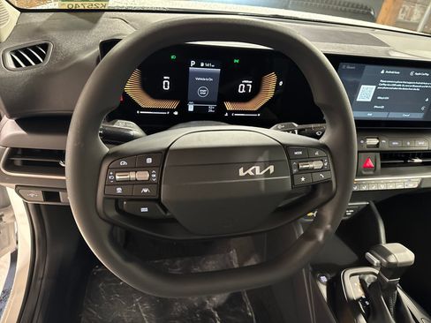 Certified 2026 Kia K4 FWD image 23