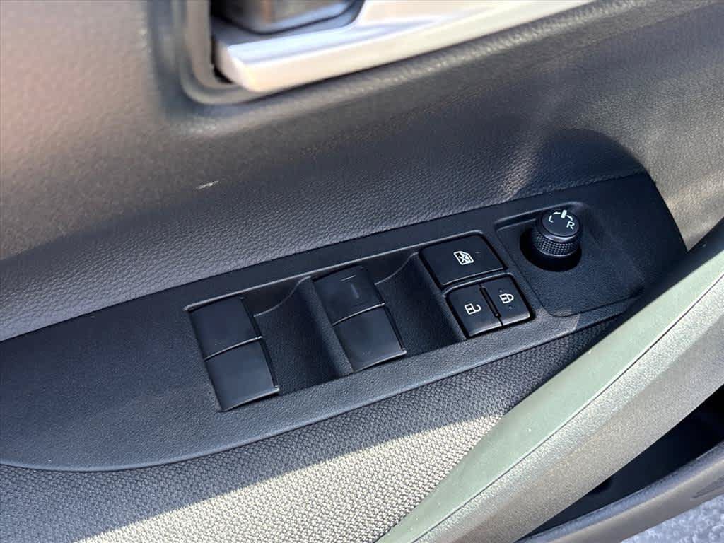 Used 2026 Toyota Corolla SE w/ SE Package FWD image 22