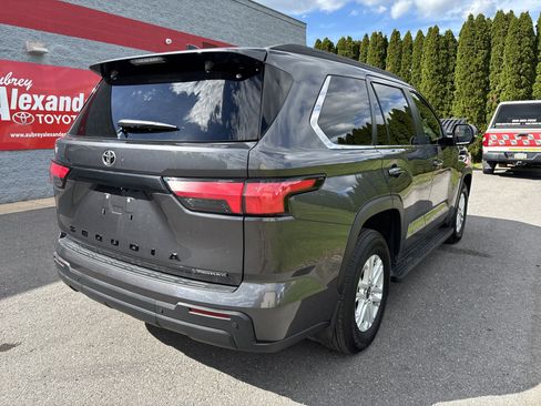 Certified 2025 Toyota Sequoia SR5 AWD/4WD image 3