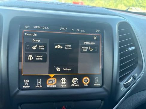 Used 2017 Jeep Cherokee Trailhawk w/ Comfort & Convenience Group AWD/4WD image 10