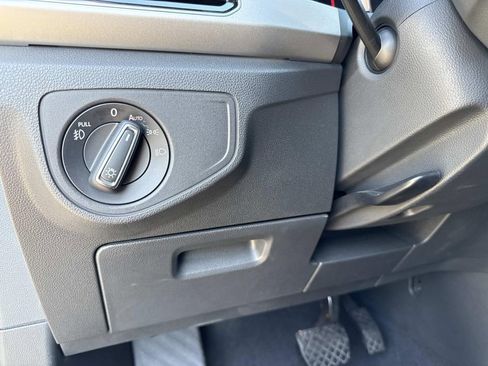 Used 2018 Volkswagen Atlas SEL Premium image 31