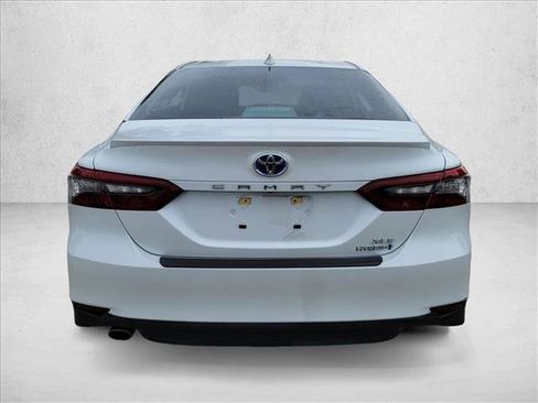 Used 2021 Toyota Camry XLE w/ Cold Weather Package image 7