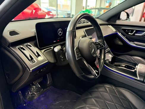 Used 2022 Mercedes-Benz S 580 4MATIC Sedan w/ AMG Line Package image 28