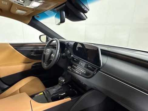 Used 2025 Lexus ES 350 w/ Premium Package FWD image 33