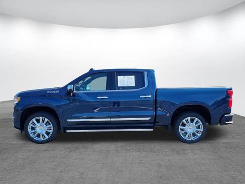 Used 2023 Chevrolet Silverado 1500 High Country w/ Technology Package AWD/4WD image 4