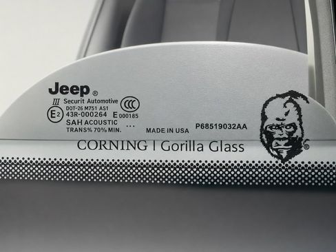 Used 2024 Jeep Wrangler Unlimited AWD/4WD image 26