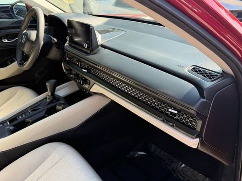 Certified 2023 Honda Accord EX image 18