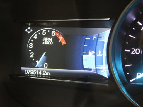 Used 2018 Ford Explorer XLT w/ Equipment Group 201A image 20