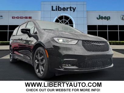 New 2026 Chrysler Pacifica Limited