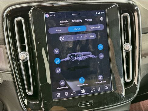 Used 2024 Volvo XC40 Recharge Plus w/ Protection Package Premier RWD image 23