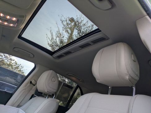 Used 2023 Mercedes-Benz GLE 450 4MATIC image 4