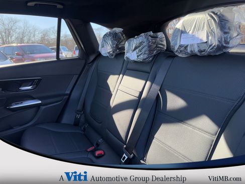 Used 2026 Mercedes-Benz GLC 300 4MATIC image 15